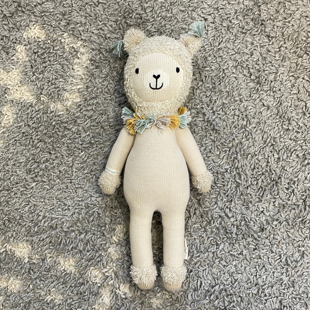 Cuddle + Kind Lucas the Llama